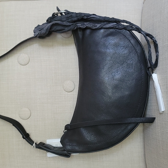 LUCKY BRAND Idah Black Leather Crossbody Bag - Picture 9 of 10